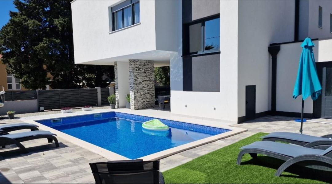 Villa Ema Kastela With Private Heated Pool Екстериор снимка