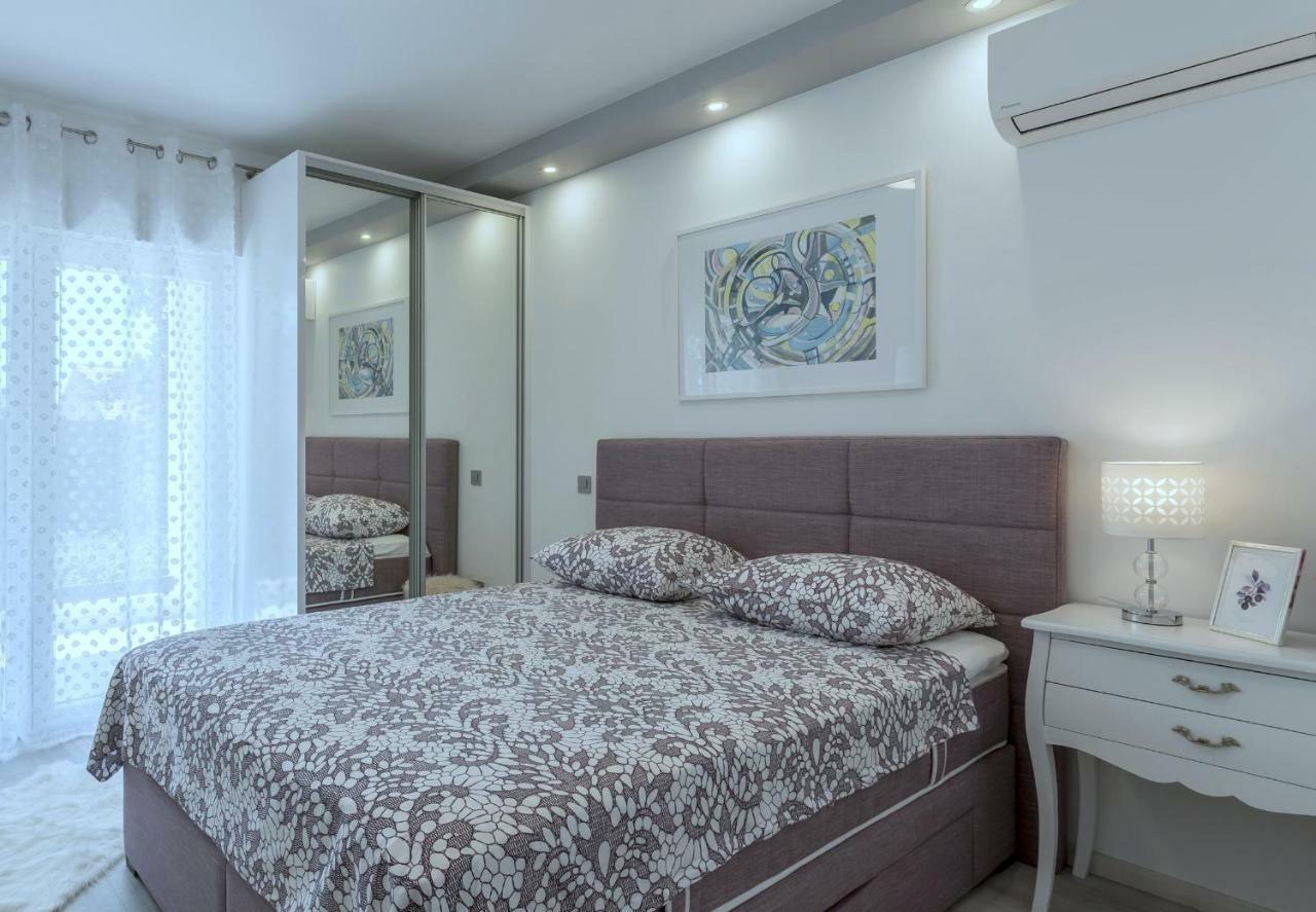 Villa Ema Kastela With Private Heated Pool Екстериор снимка