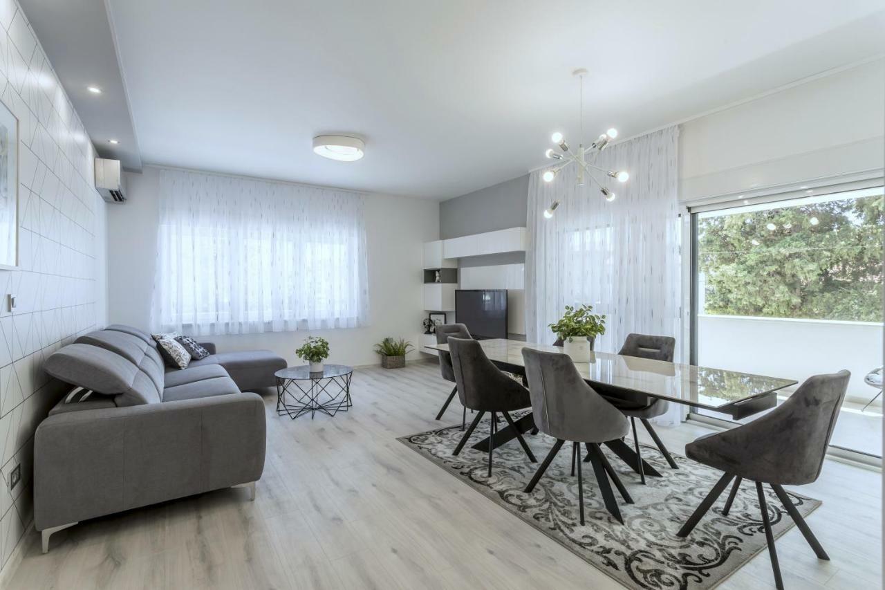 Villa Ema Kastela With Private Heated Pool Екстериор снимка