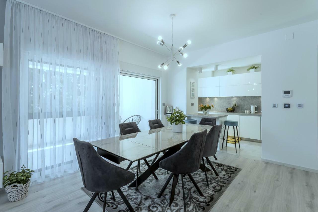 Villa Ema Kastela With Private Heated Pool Екстериор снимка