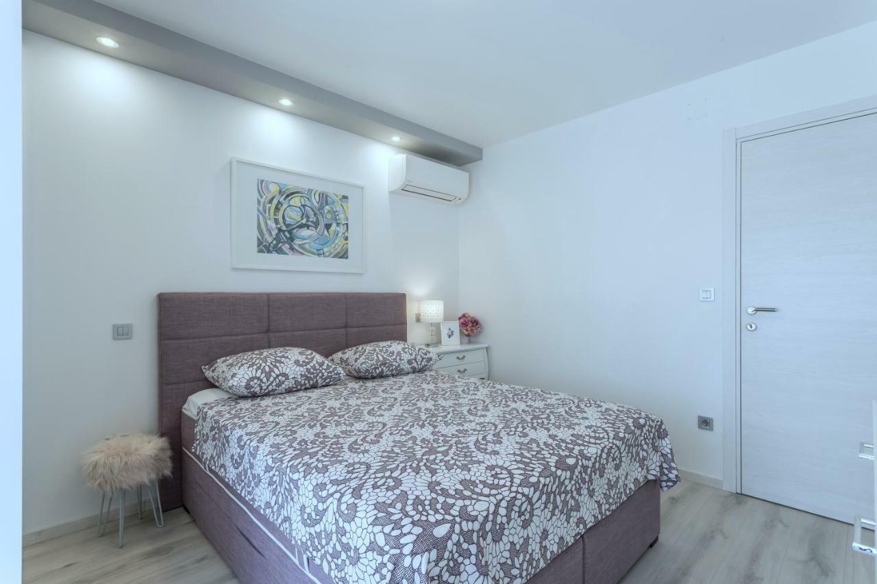 Villa Ema Kastela With Private Heated Pool Екстериор снимка