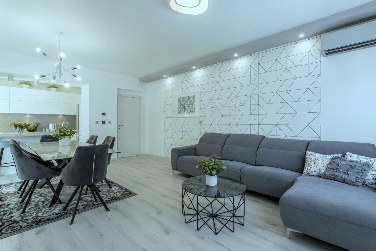 Villa Ema Kastela With Private Heated Pool Екстериор снимка