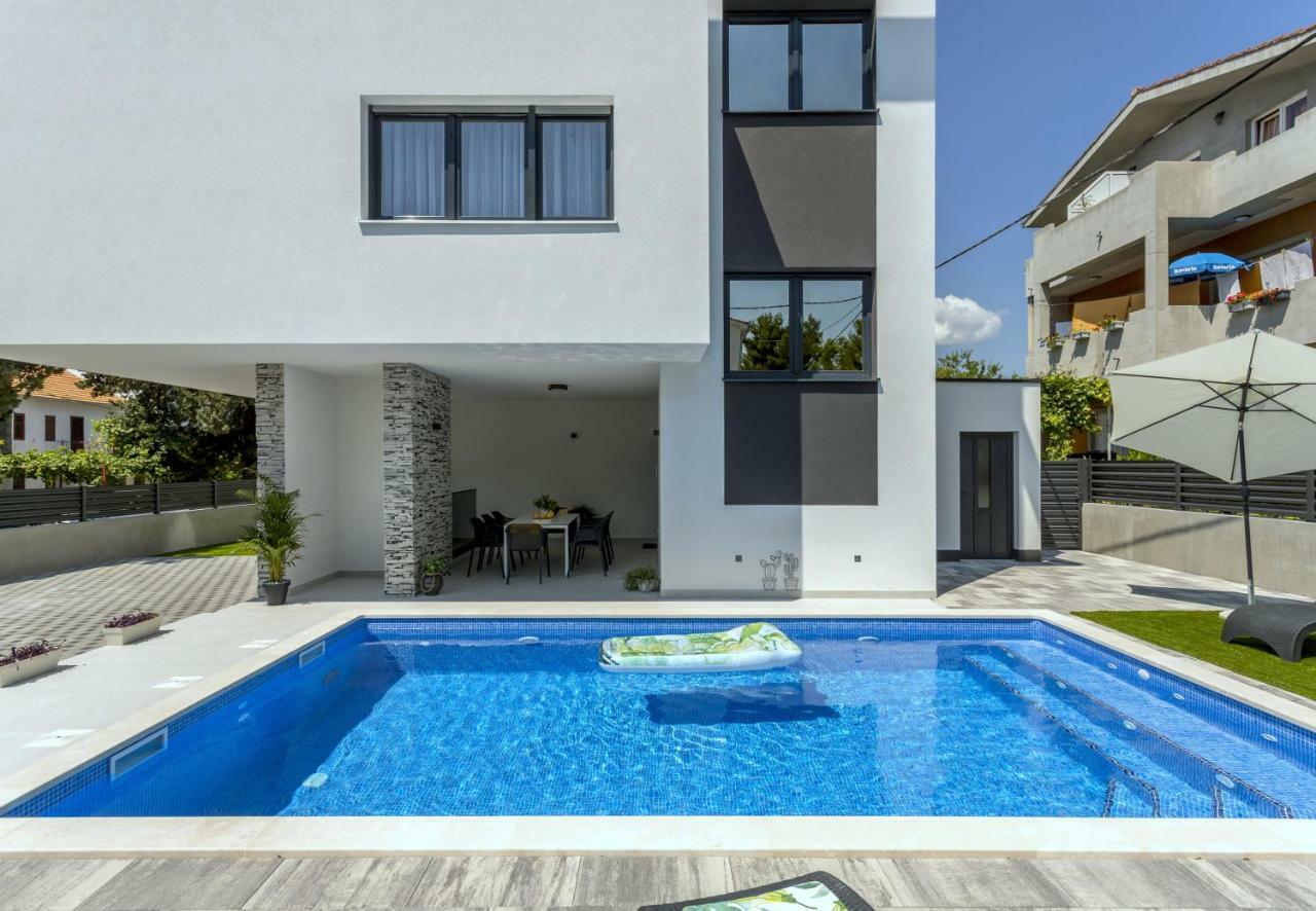 Villa Ema Kastela With Private Heated Pool Екстериор снимка