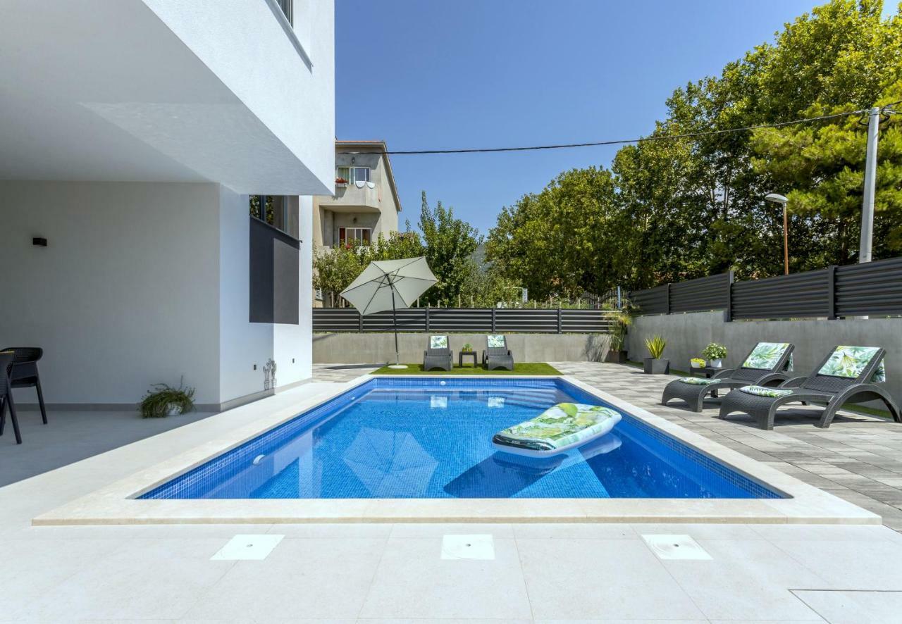 Villa Ema Kastela With Private Heated Pool Екстериор снимка