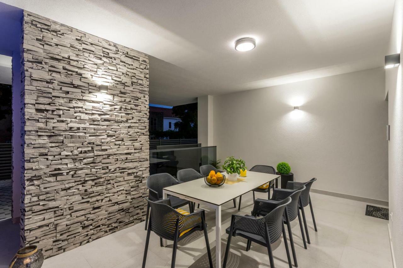 Villa Ema Kastela With Private Heated Pool Екстериор снимка